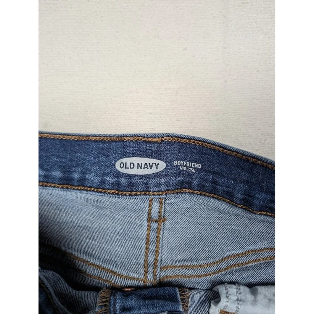 Old Navy Boyfriend Mid-Rise‎ Denim Shorts Women's 6 Button Fly Distressed Cuffed